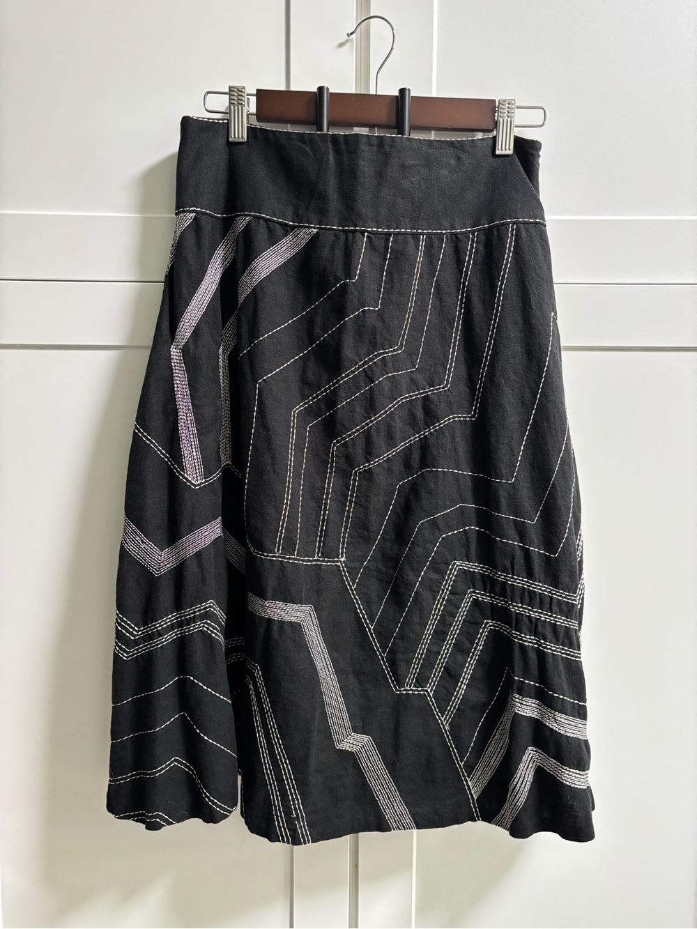 Willi Smith Black Midi Skirt with White Geometric Stitching